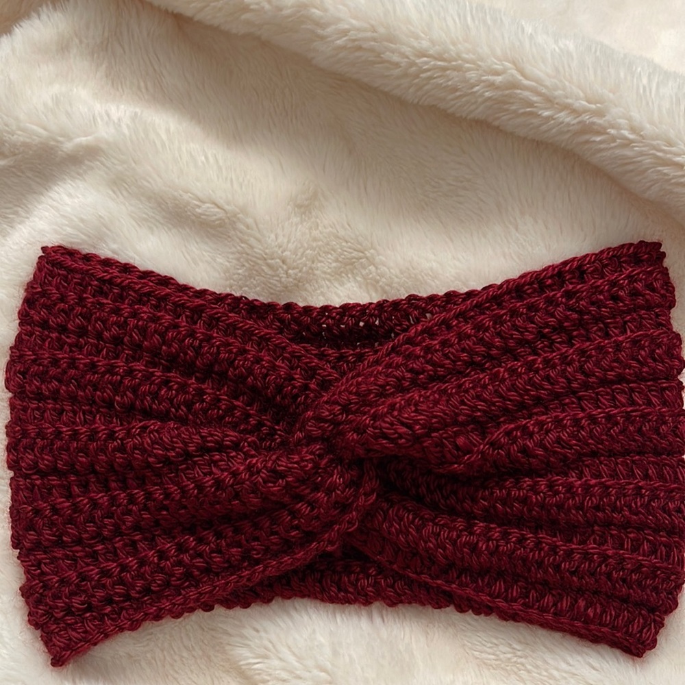 Hand made free size color dark red 100% super Bright Acrylic. New